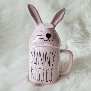 NEW Rae Dunn BUNNY KISSES Topper Mug